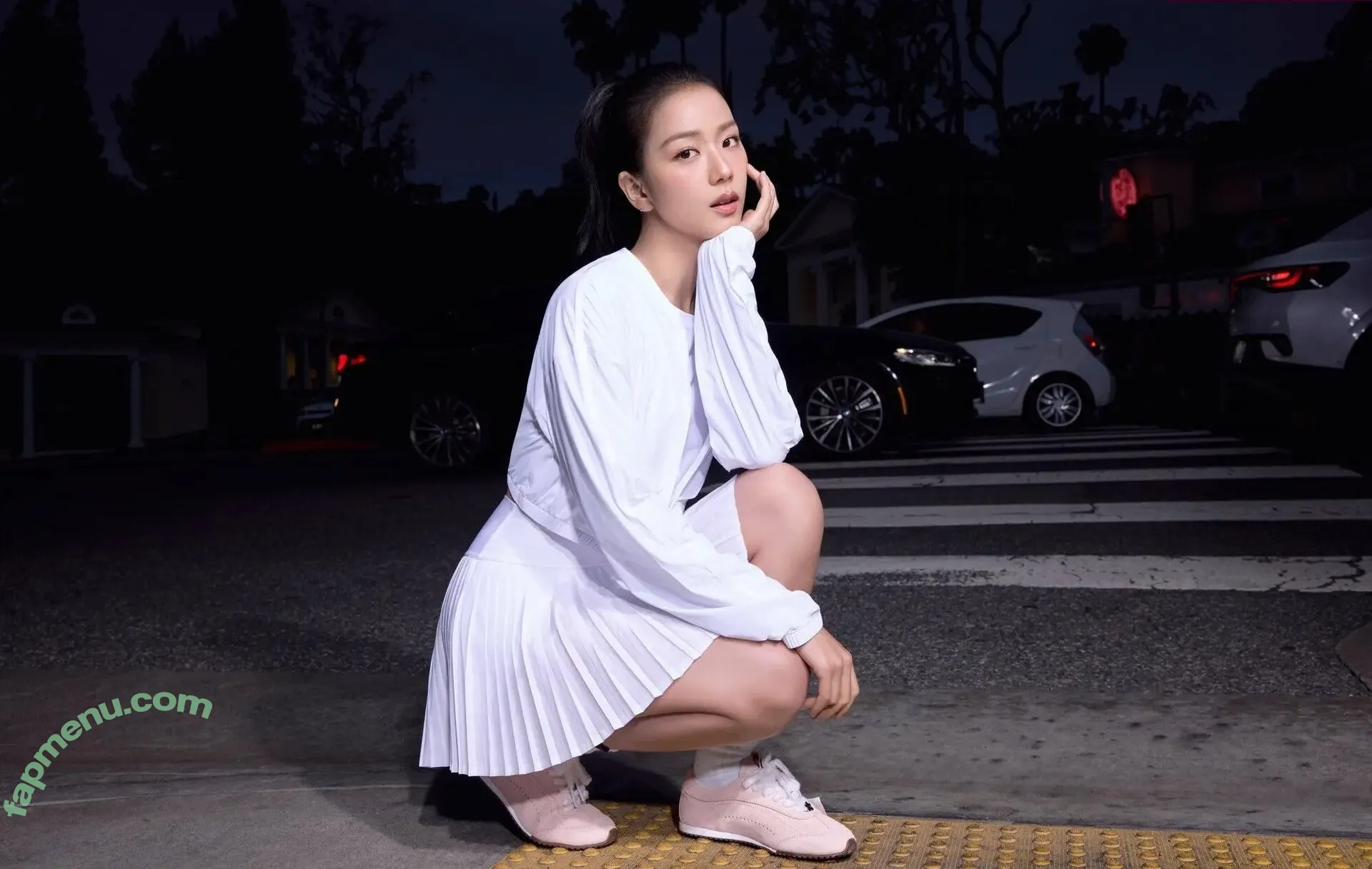 Jisoo nude photo #1876 (BLACKPINK / qenshizu / sooyaaa__)