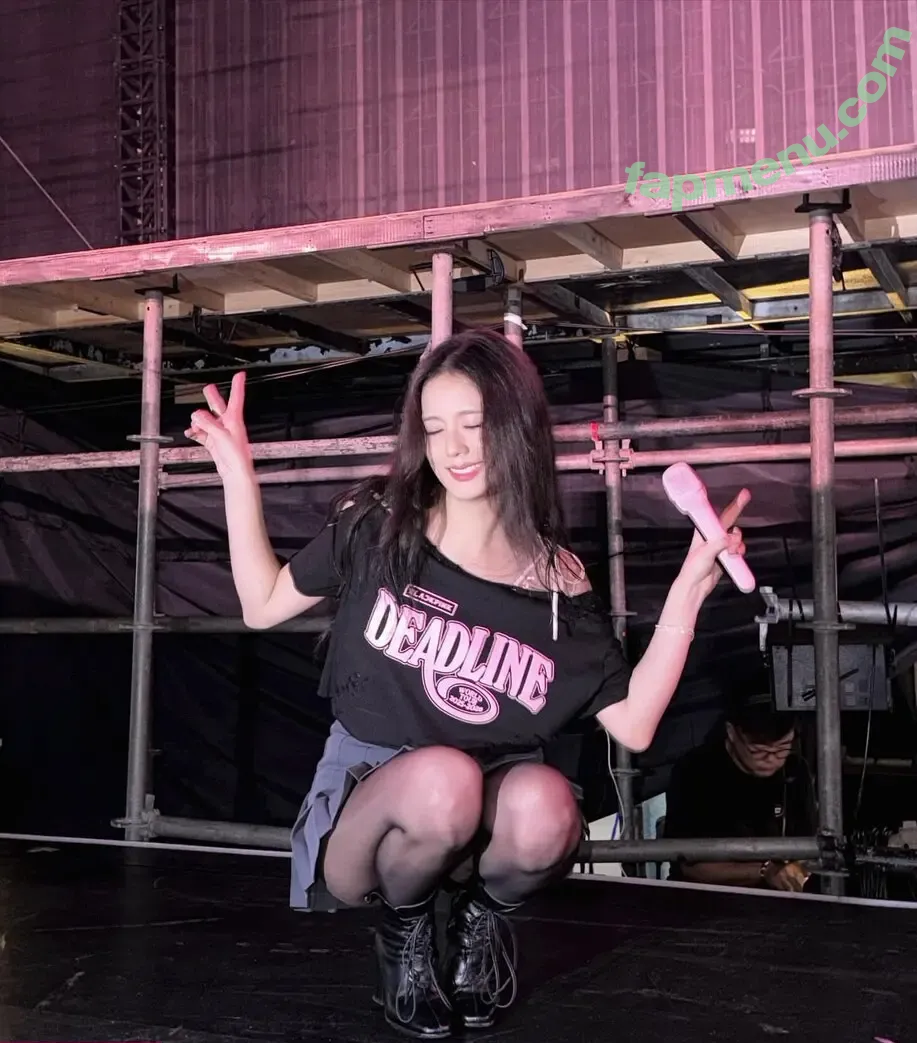 Jisoo nude photo #1914 (BLACKPINK / qenshizu / sooyaaa__)