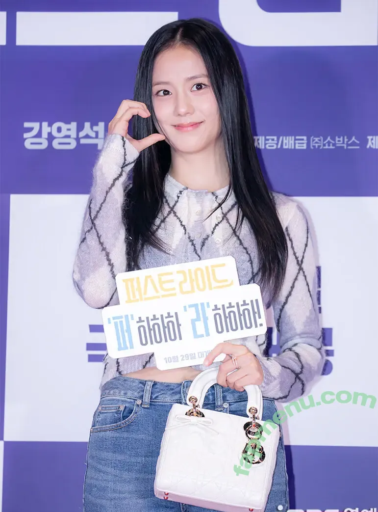 Jisoo nude photo #1932 (BLACKPINK / qenshizu / sooyaaa__)