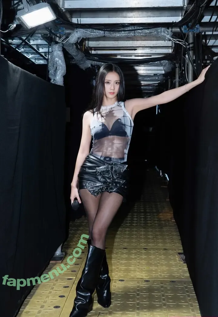 Jisoo nude photo #1954 (BLACKPINK / qenshizu / sooyaaa__)