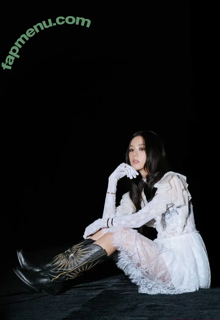 Jisoo nude photo #1967 (BLACKPINK / qenshizu / sooyaaa__)