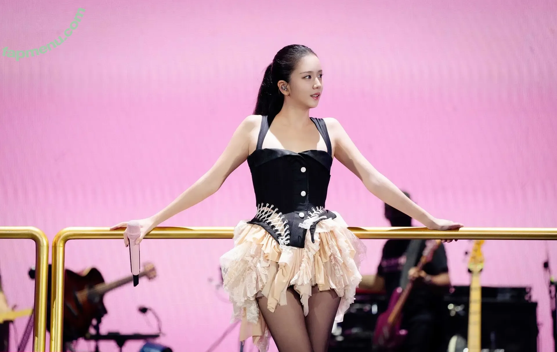 Jisoo nude photo #1988 (BLACKPINK / qenshizu / sooyaaa__)