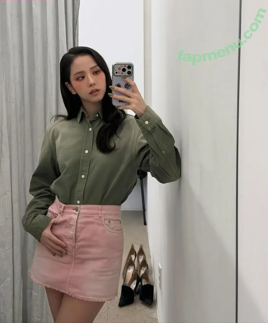 Jisoo nude photo #1995 (BLACKPINK / qenshizu / sooyaaa__)