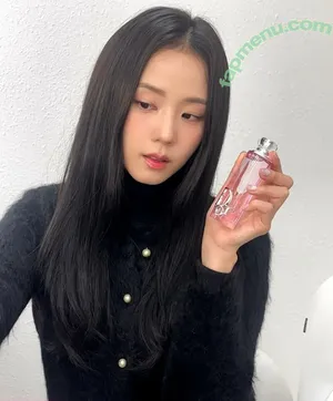 Jisoo / BLACKPINK / qenshizu / sooyaaa__ nude photo #2099