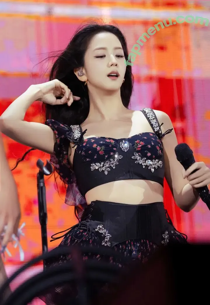 Jisoo nude photo #2045 (BLACKPINK / qenshizu / sooyaaa__)