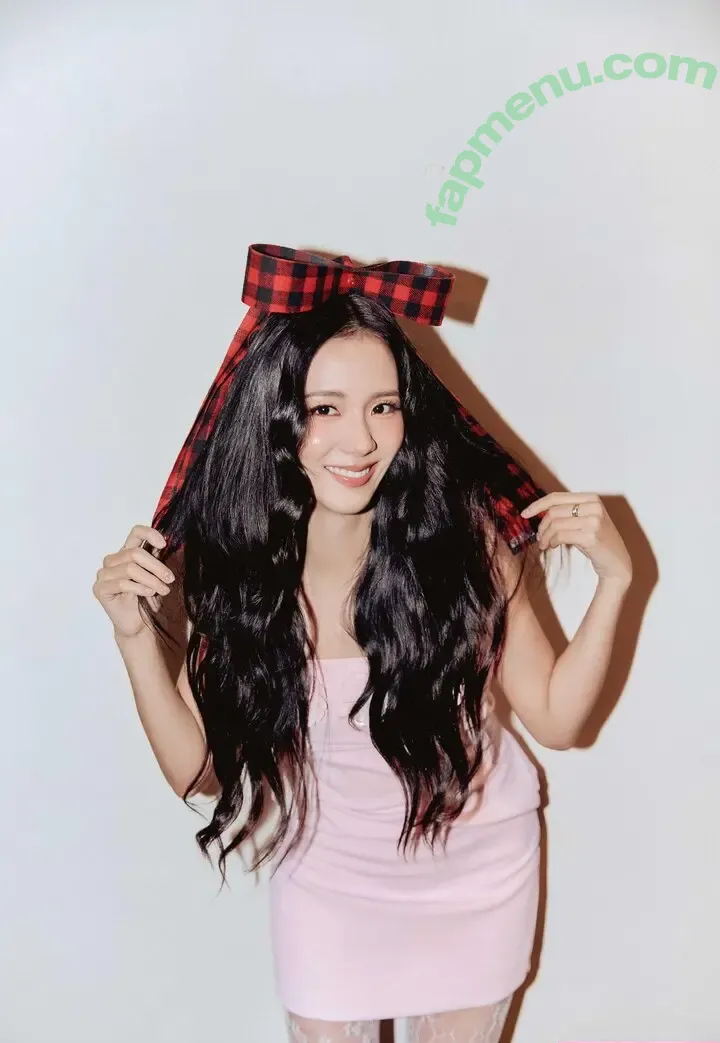 Jisoo nude photo #2063 (BLACKPINK / qenshizu / sooyaaa__)