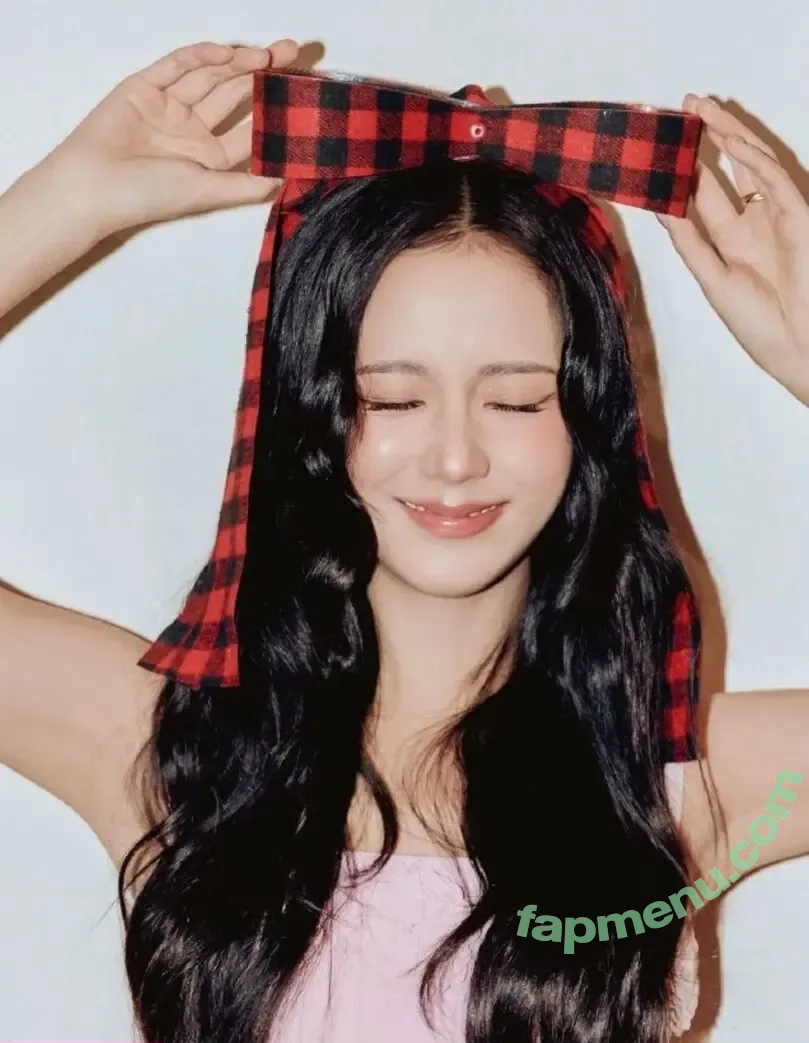 Jisoo nude photo #2066 (BLACKPINK / qenshizu / sooyaaa__)