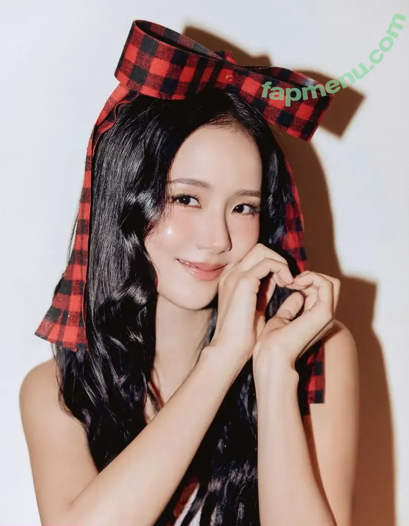 Jisoo nude photo #2080 (BLACKPINK / qenshizu / sooyaaa__)