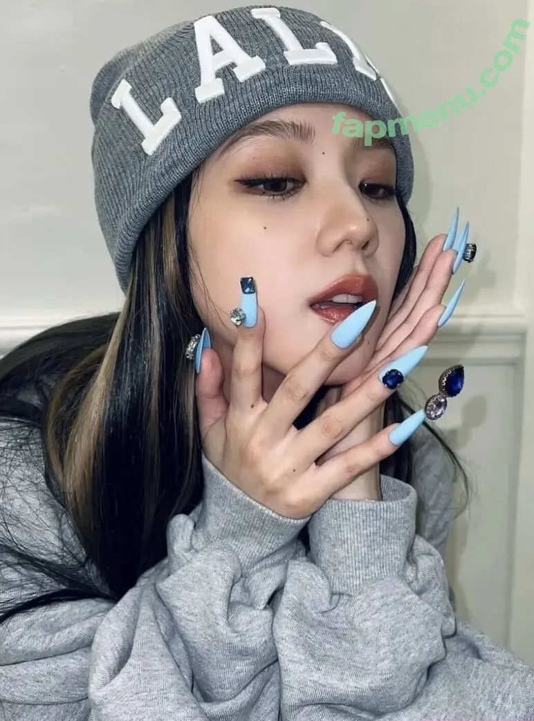 Jisoo nude photo #2113 (BLACKPINK / qenshizu / sooyaaa__)