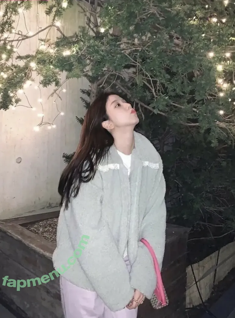 Jisoo nude photo #2116 (BLACKPINK / qenshizu / sooyaaa__)