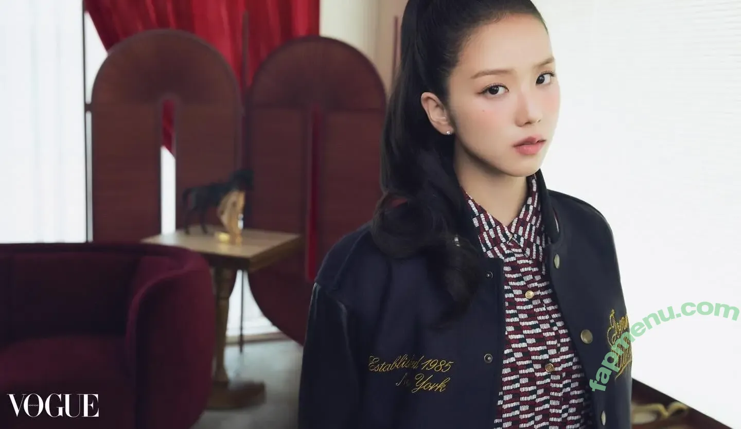 Jisoo nude photo #2139 (BLACKPINK / qenshizu / sooyaaa__)