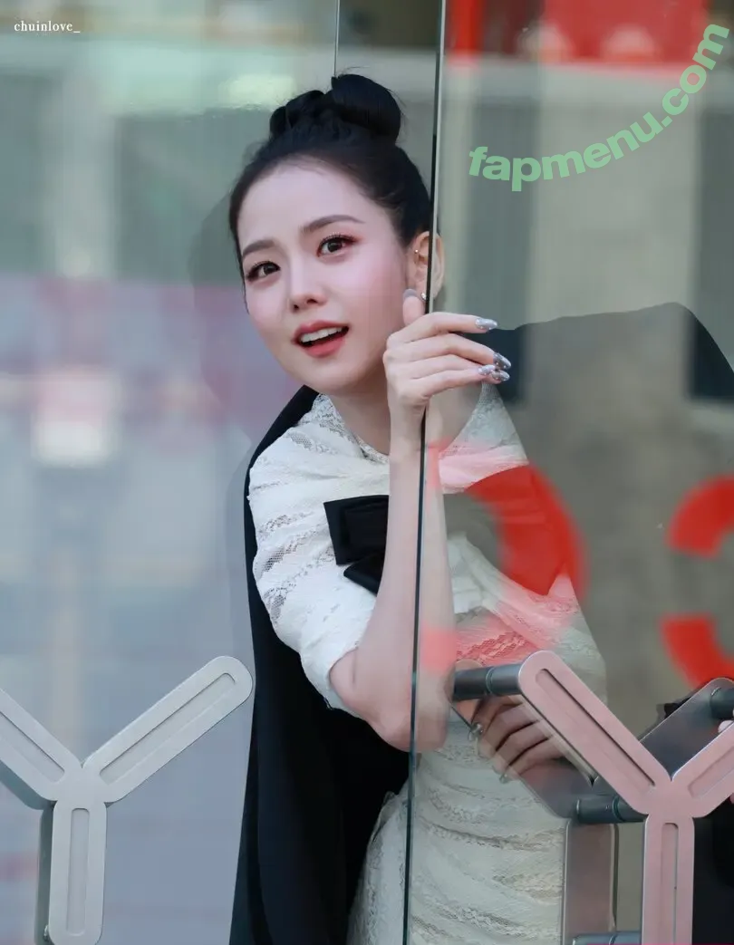 Jisoo nude photo #2158 (BLACKPINK / qenshizu / sooyaaa__)