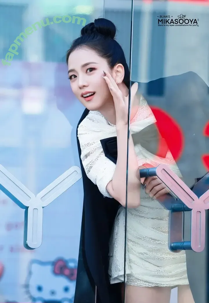 Jisoo nude photo #2160 (BLACKPINK / qenshizu / sooyaaa__)