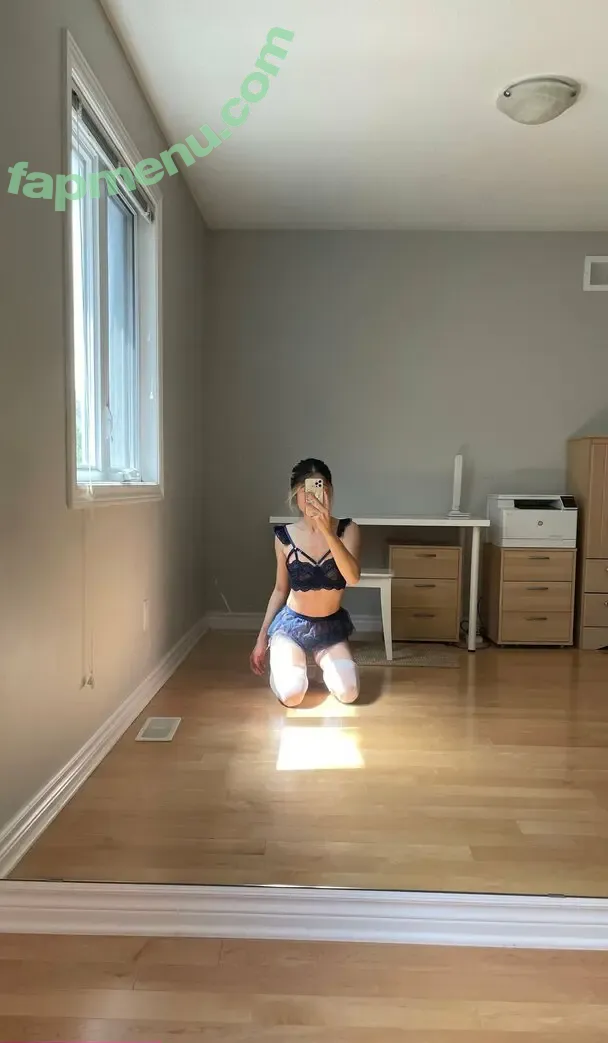 jiwooe nude photo #0004 (maisonjiwoo)
