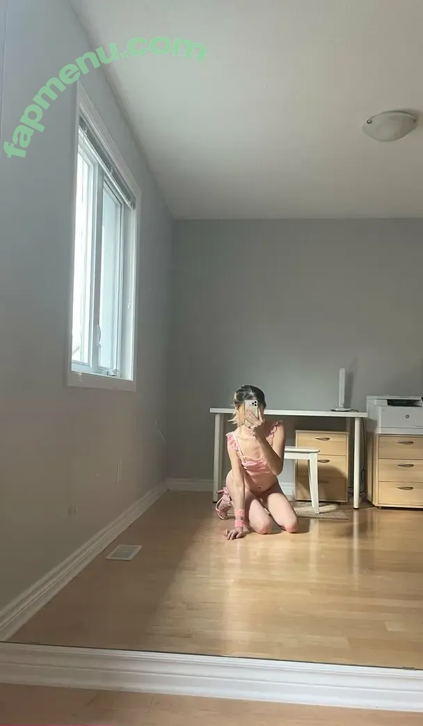 jiwooe nude photo #0010 (maisonjiwoo)