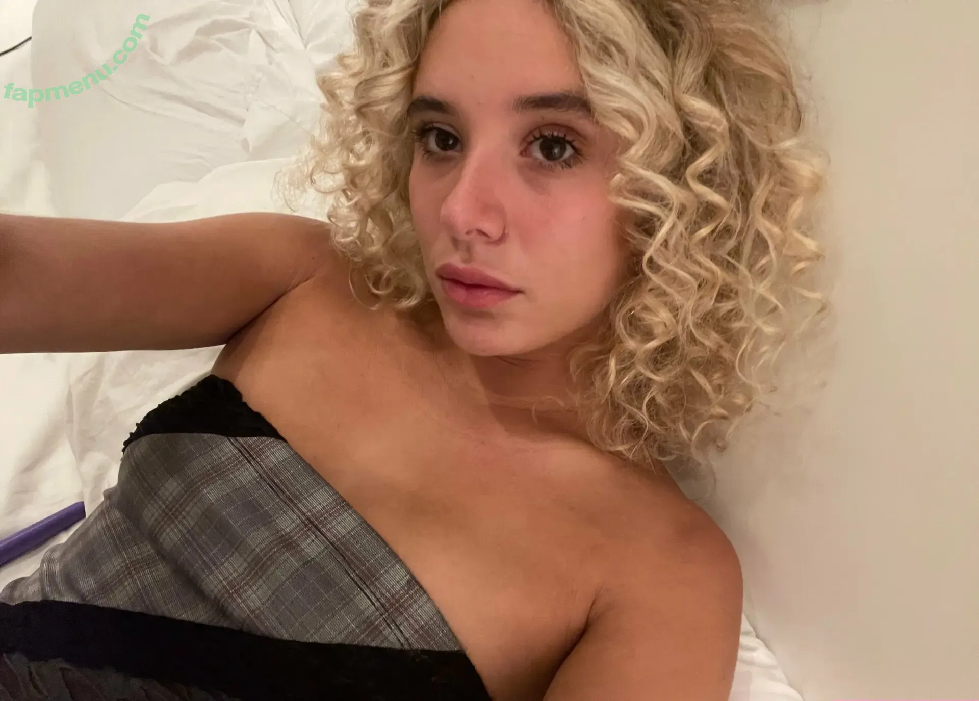 jizzyangel nude photo #0018 (jizzyangel)