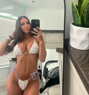 Jjjjennaa nude photo #0006