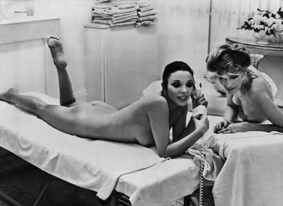 Joan Collins / joancollinsdbe nude photo #0011