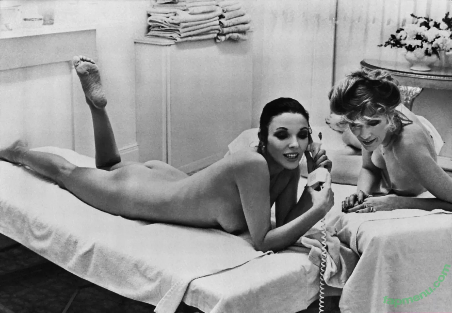 Joan Collins nude photo #0011 (joancollinsdbe)