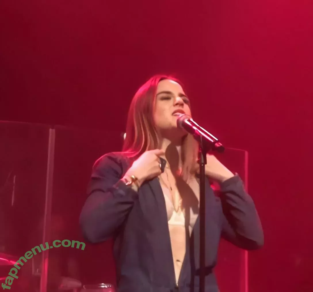 Joanna Jojo Levesque nude photo #0017 (iamjojo)