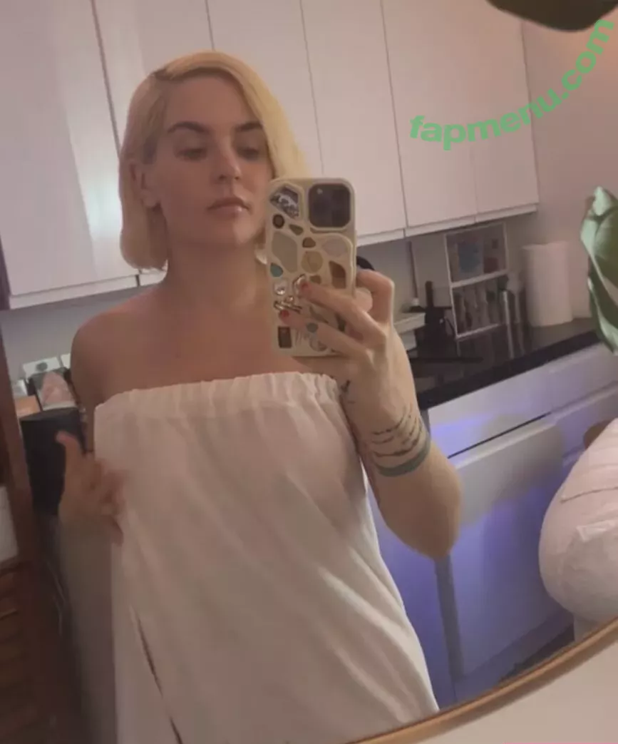 Joanna Jojo Levesque nude photo #0092 (iamjojo)