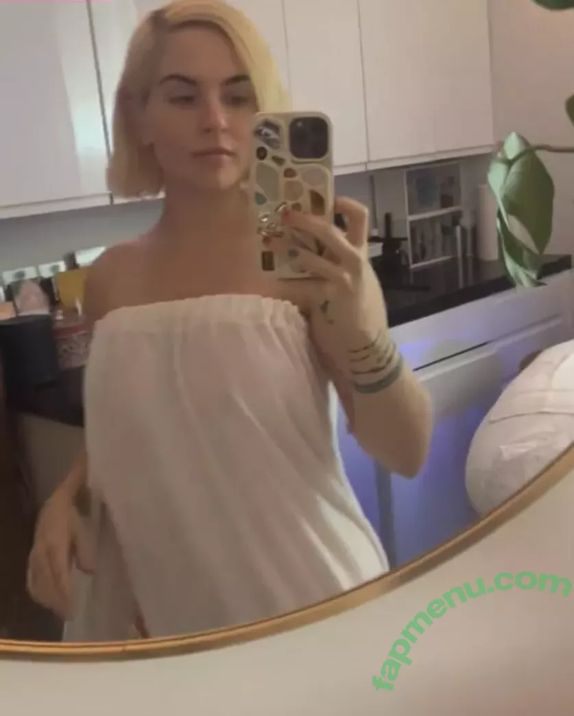 Joanna Jojo Levesque nude photo #0093 (iamjojo)