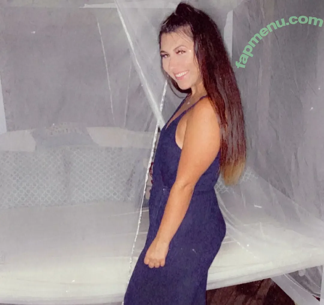 Joanna O'Keefe nude photo #0021 (Jo / hahawhateverjoe / livinforthecheck)