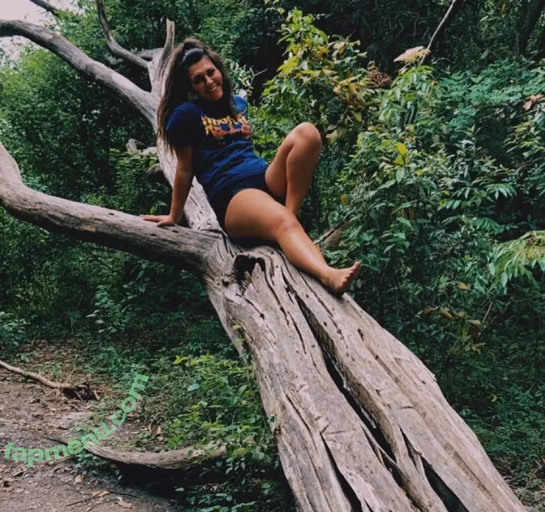 Joanna O'Keefe nude photo #0022 (Jo / hahawhateverjoe / livinforthecheck)