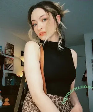 Jodelle Ferland / jodellemicah nude photo #0065