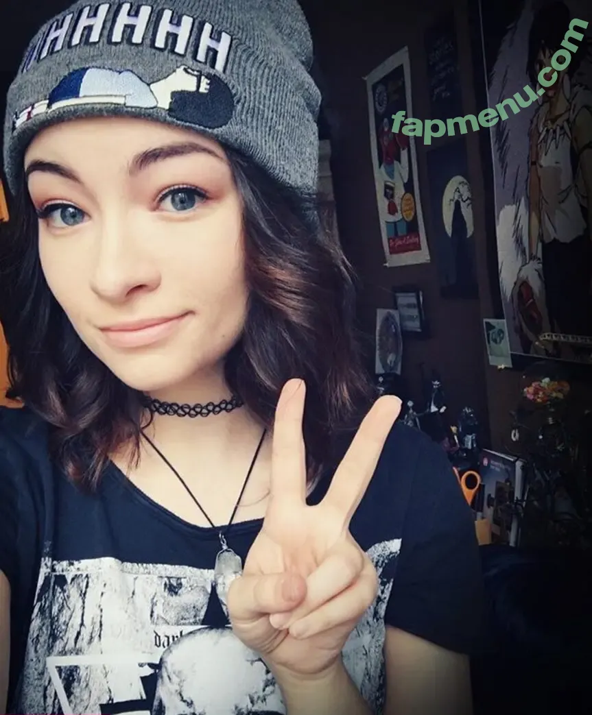 Jodelle Ferland nude photo #0029 (jodellemicah)