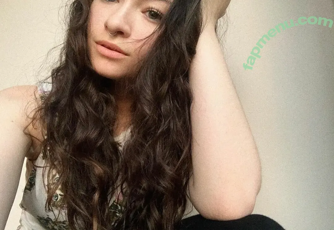 Jodelle Ferland nude photo #0030 (jodellemicah)