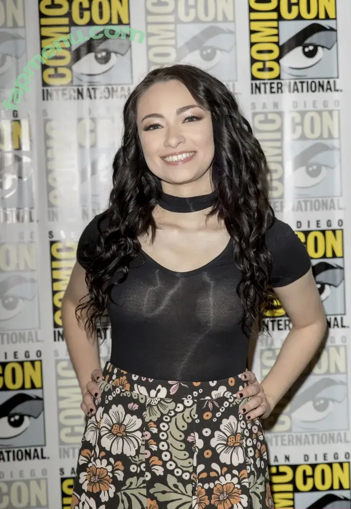 Jodelle Ferland nude photo #0034 (jodellemicah)