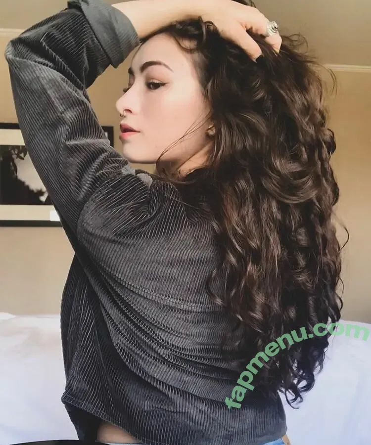 Jodelle Ferland nude photo #0039 (jodellemicah)