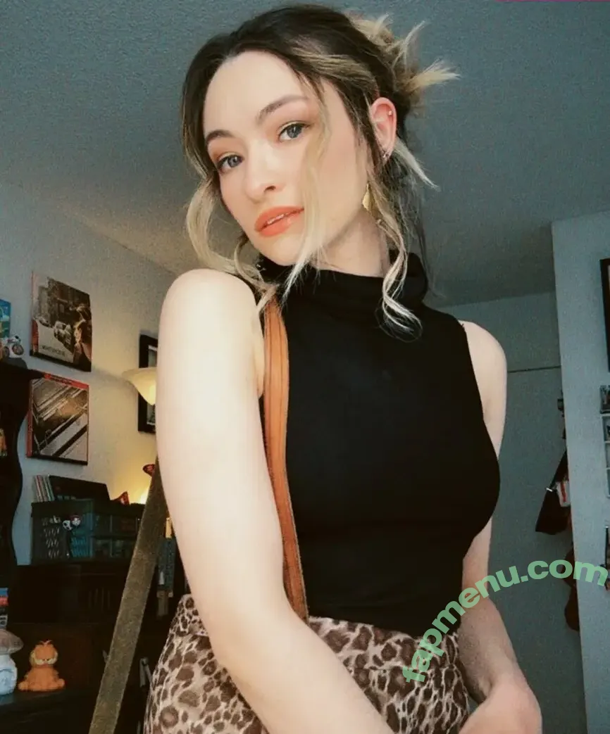 Jodelle Ferland nude photo #0065 (jodellemicah)
