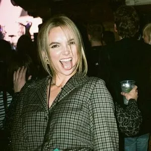 Jodie Comer / jodiemcomer nude photo #0022
