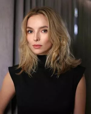 Jodie Comer / jodiemcomer nude photo #0045