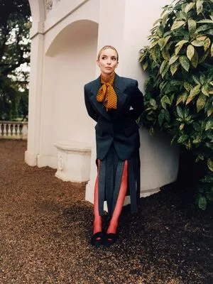 Jodie Comer / jodiemcomer nude photo #0086