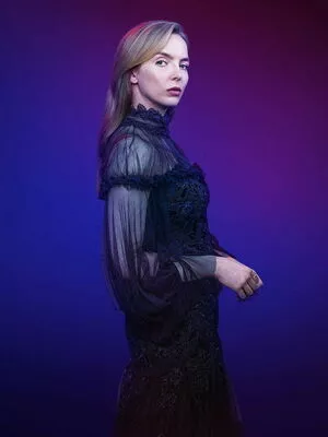 Jodie Comer / jodiemcomer nude photo #0105