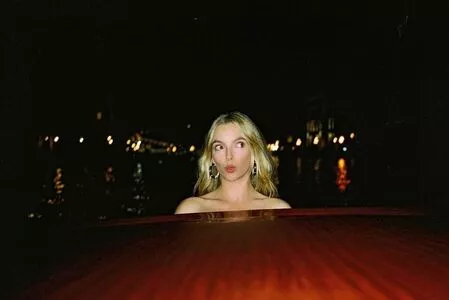 Jodie Comer / jodiemcomer nude photo #0114