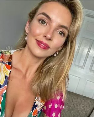 Jodie Comer / jodiemcomer nude photo #0119