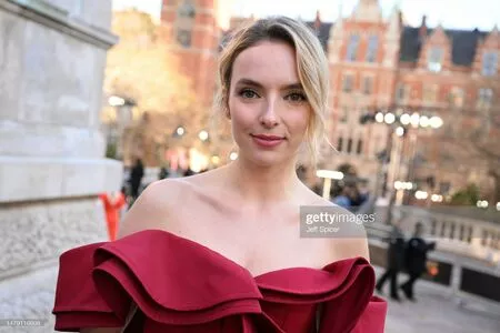 Jodie Comer / jodiemcomer nude photo #0154