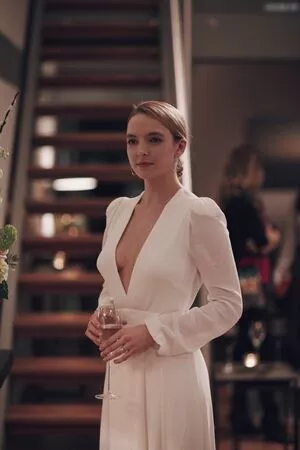 Jodie Comer / jodiemcomer nude photo #0235