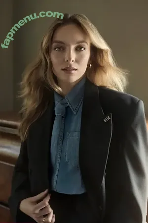 Jodie Comer / jodiemcomer nude photo #0405
