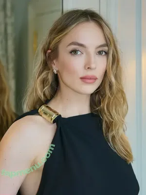 Jodie Comer / jodiemcomer nude photo #0426
