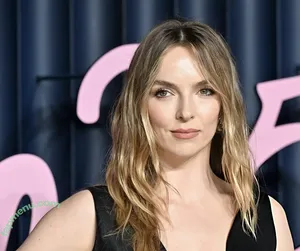 Jodie Comer / jodiemcomer nude photo #0525