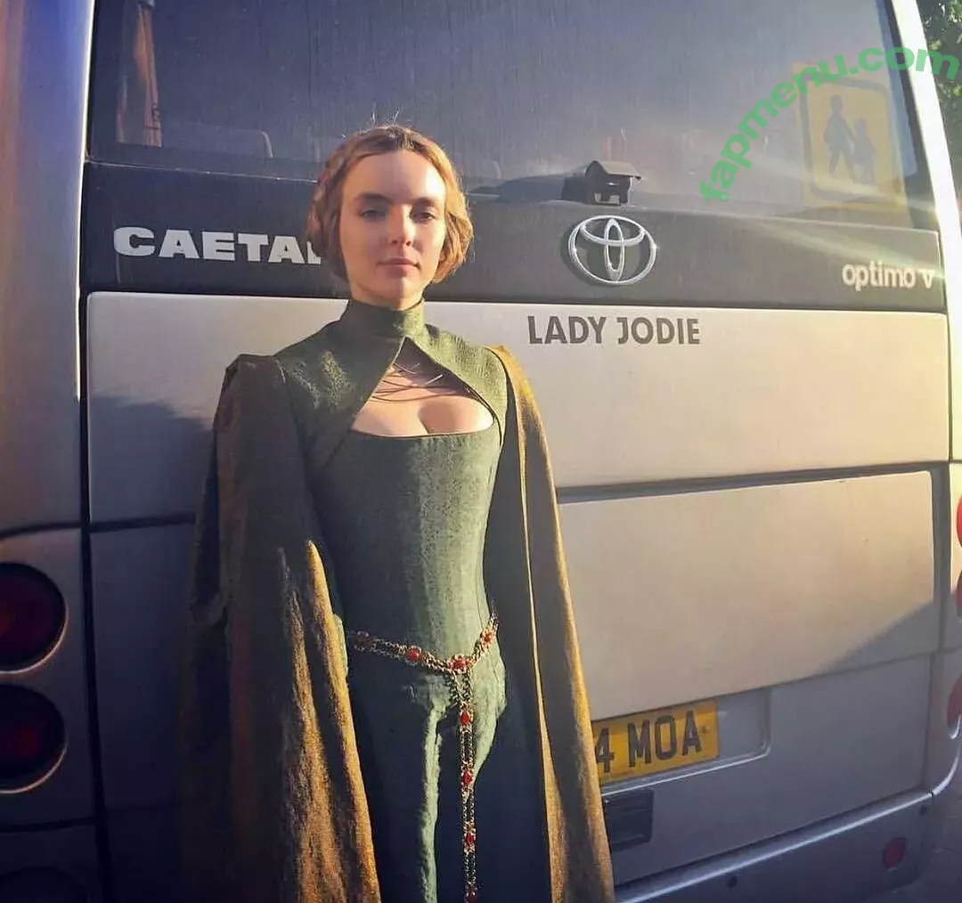 Jodie Comer nude photo #0118 (jodiemcomer)