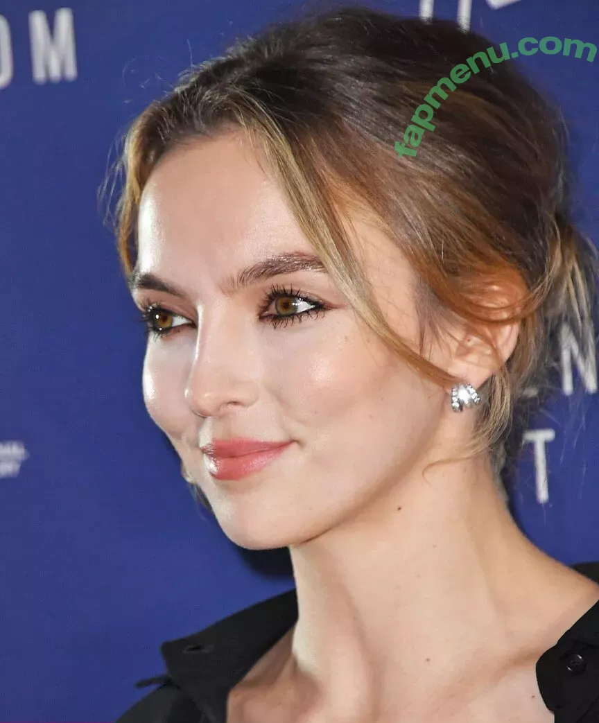 Jodie Comer nude photo #0212 (jodiemcomer)