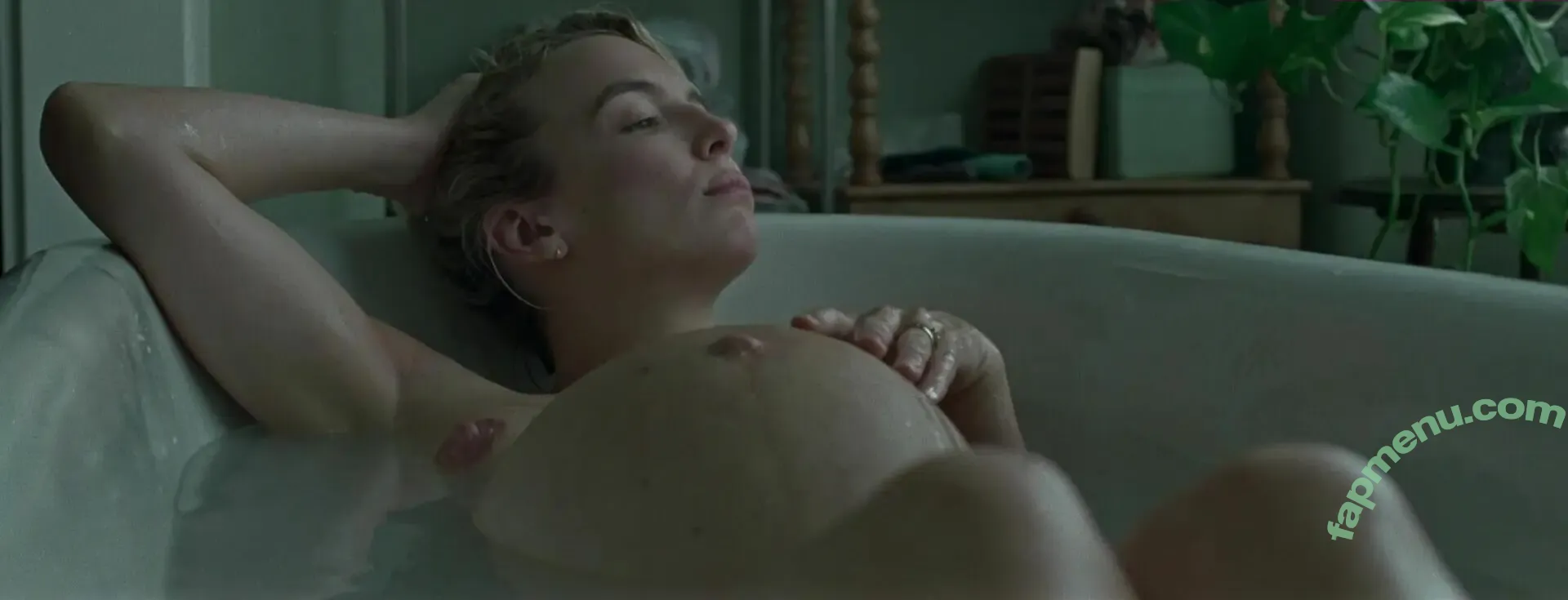 Jodie Comer nude photo #0385 (jodiemcomer)