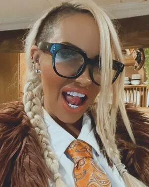 Jodie Marsh / jodiemarsh / jodiemarshtv nude photo #0183
