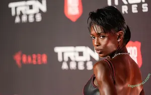 Jodie Turner-Smith / jodiesmith nude photo #0145